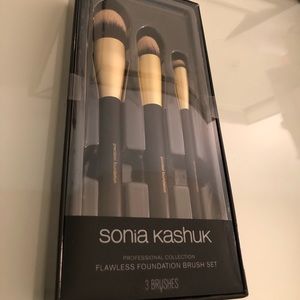 Makeup brushes